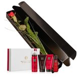 Eén rode roos met dikke knop + RUTIALS verzorgingspakket UNISEX + luxueuze verpakkig Eén rode roos met dikke knop + RUTIALS verzorgingspakket UNISEX + luxueuze verpakkig